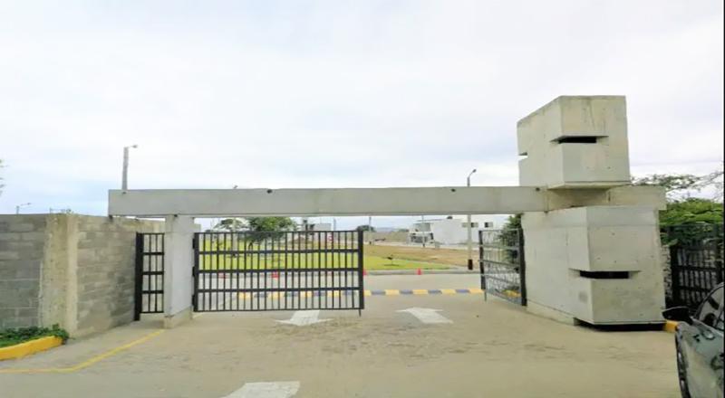 VENTA DE TERRENO DE 204 M2 EN CONDOMINIO ALGARROBOS COUNTRY CLUB